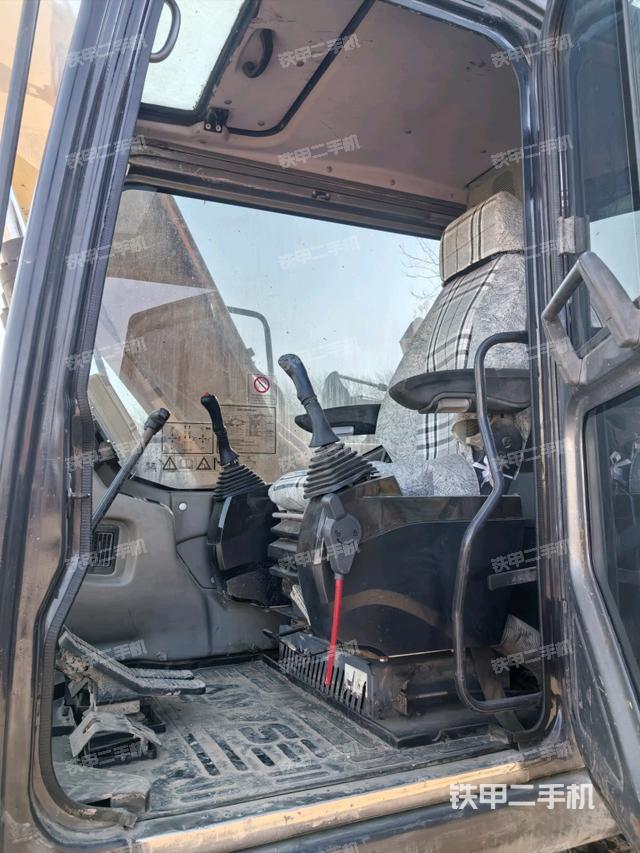 驾驶室整体（整机外观）