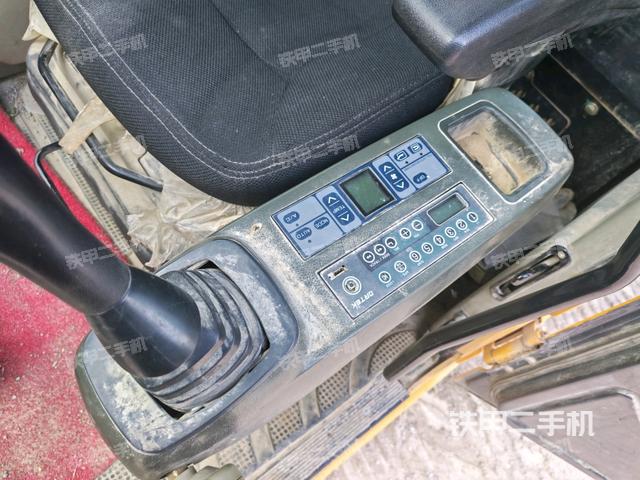 座椅左側(cè)控制臺/音響/含左手柄（駕駛室部分）