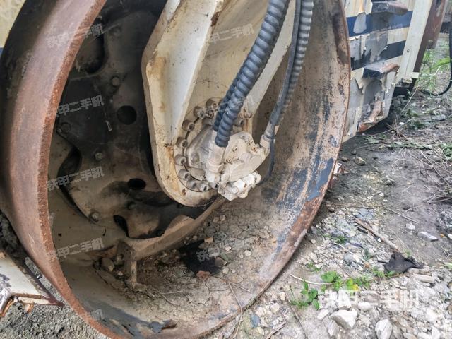 前車架正右側(cè)（壓路機前后車架）