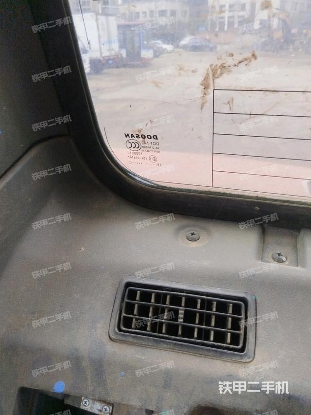 后窗玻璃角标（驾驶室部分）