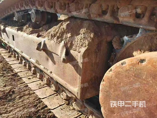 單側(cè)履帶整體（整機(jī)外觀）