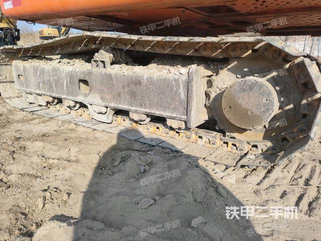 单侧履带整体（整机外观）