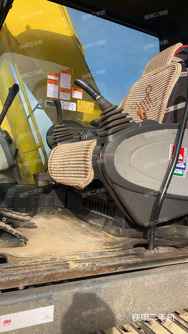 驾驶室整体（整机外观）