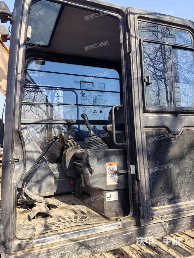 駕駛室整體（整機(jī)外觀）