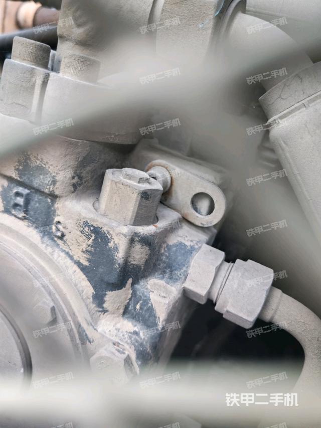 駕駛室側(cè)向上照全景（壓路機駕駛室）