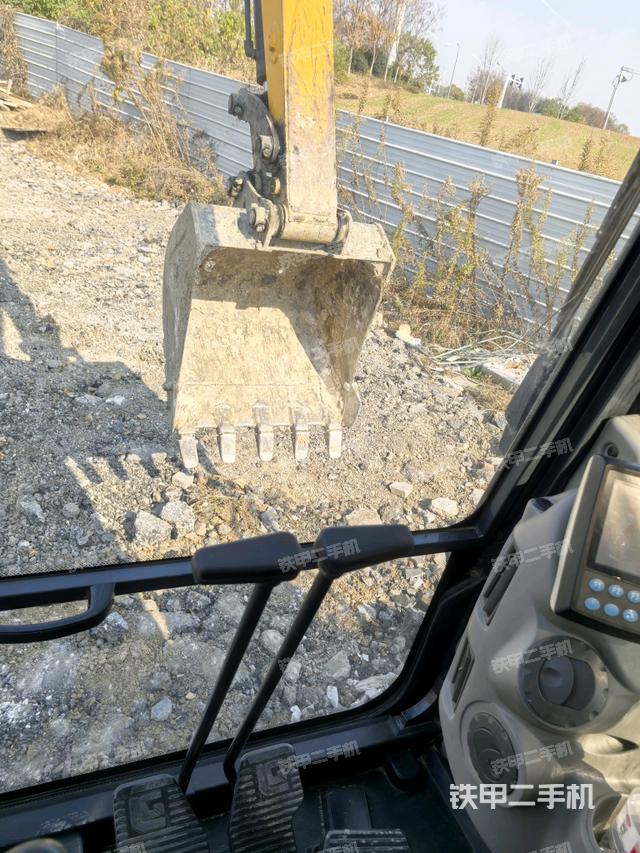 座椅右侧控制台/钥匙门/油门/含右手柄（驾驶室部分）