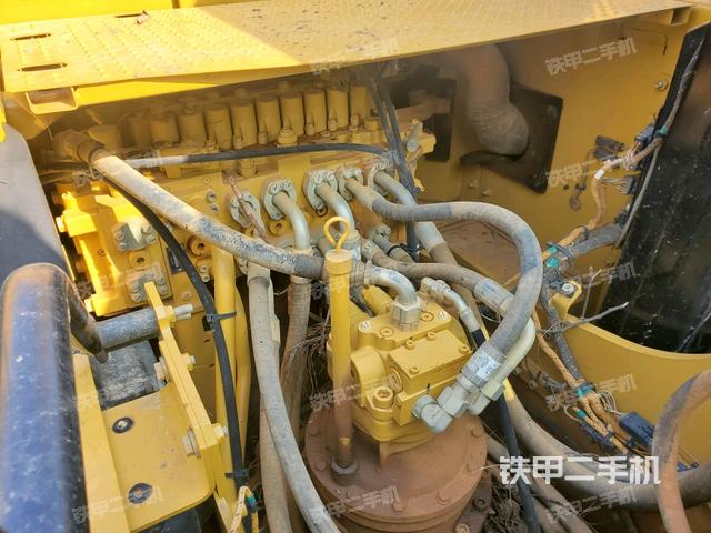 气门室盖螺丝特写（上车部件）