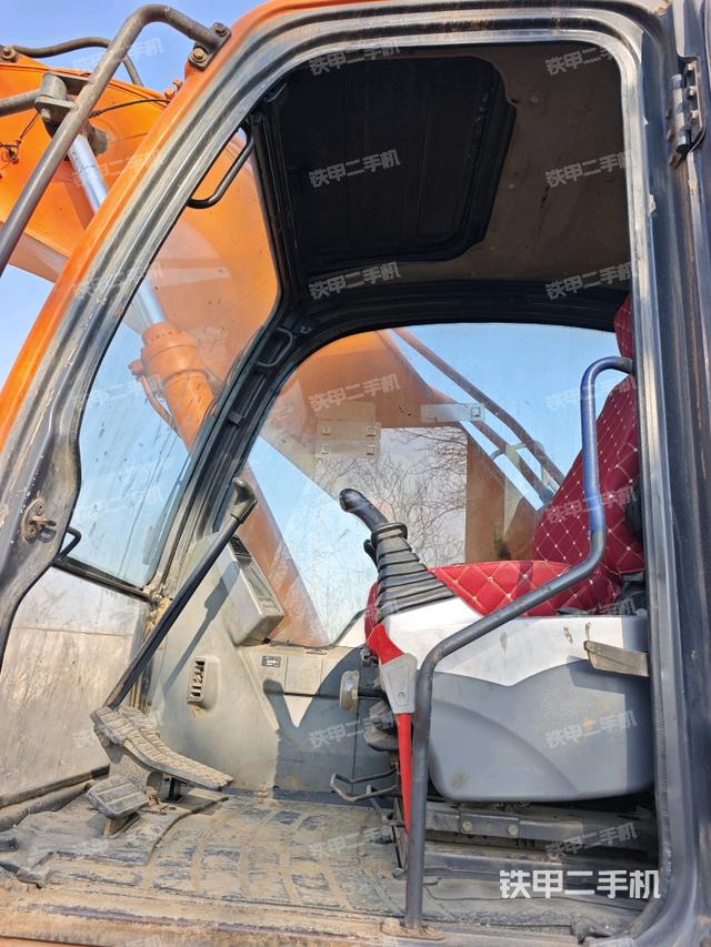 驾驶室整体（整机外观）