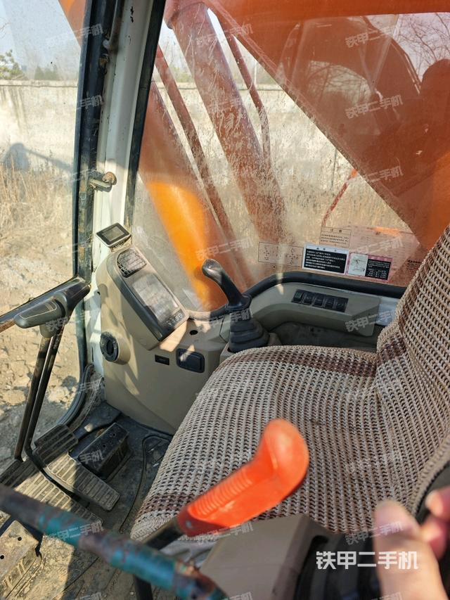 驾驶室整体（整机外观）