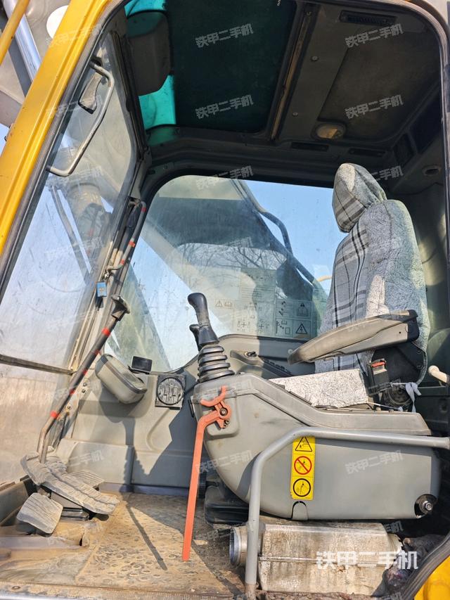 驾驶室整体（整机外观）