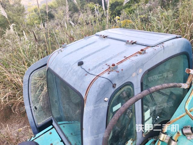 駕駛室頂部俯視（上車(chē)部件）