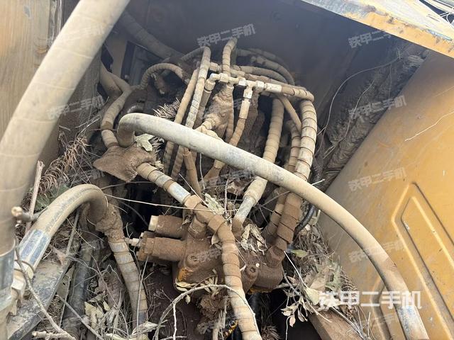 发动机室（上车部件）