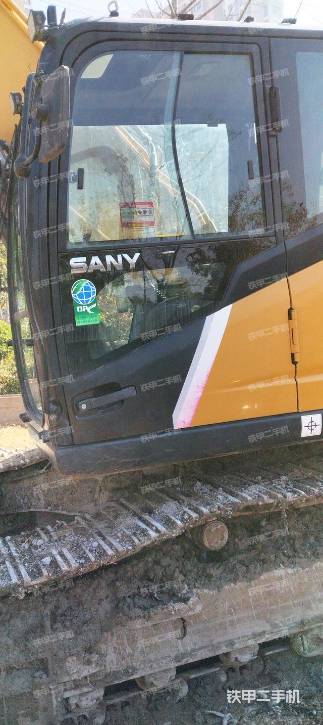 駕駛室整體（整機外觀）