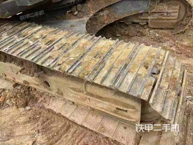 單側(cè)履帶整體（整機(jī)外觀）