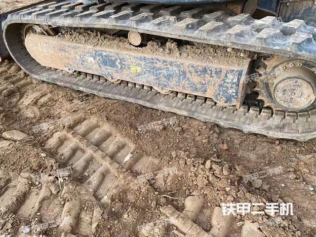 單側(cè)履帶整體（整機(jī)外觀）