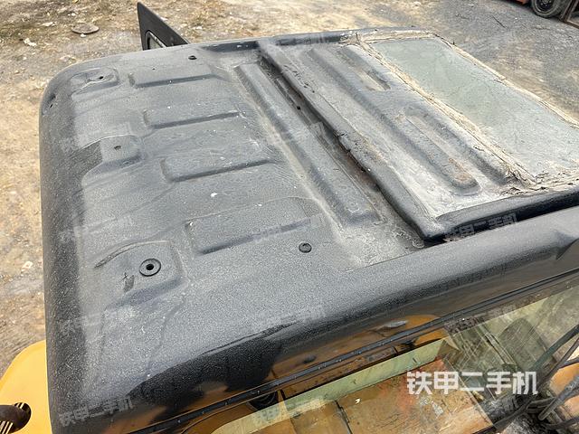 驾驶室顶部（整机外观）