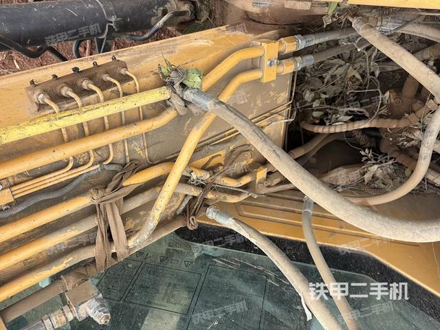 转盘和下车架正前（工作和回转装置）