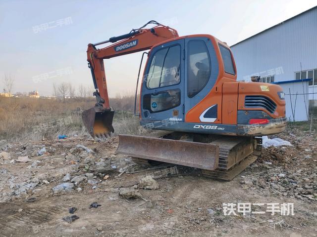 驾驶室顶部（整机外观）