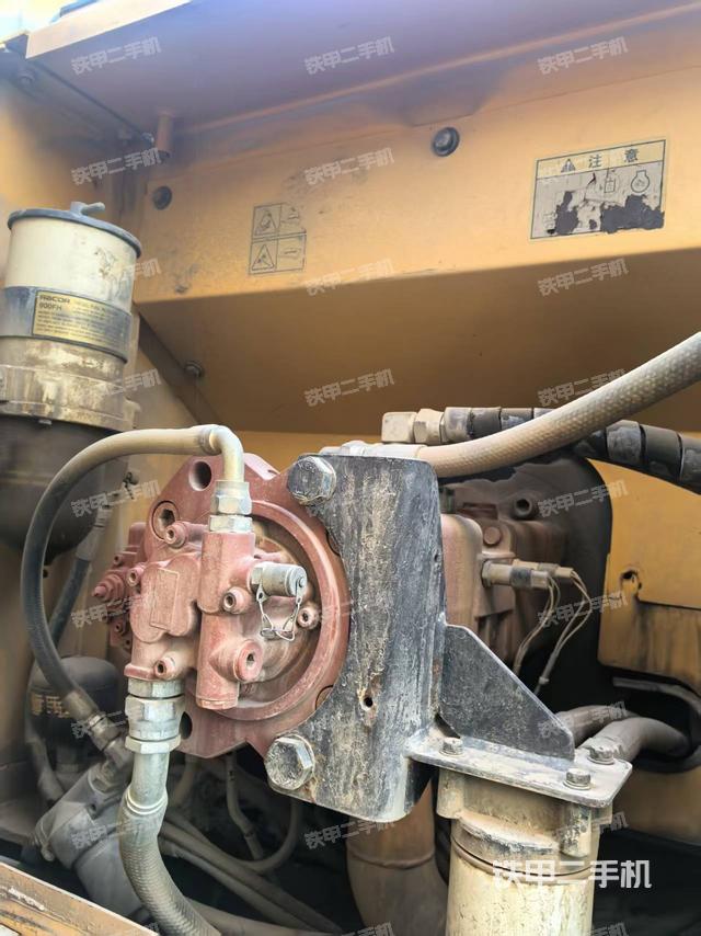 液壓泵艙室正面整體（整機(jī)外觀）