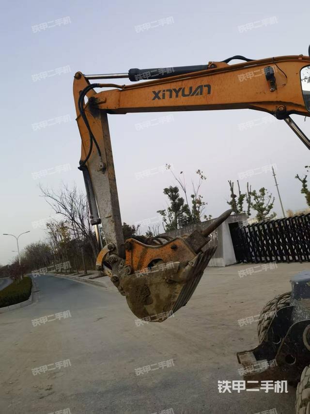 駕駛室整體（整機(jī)外觀）