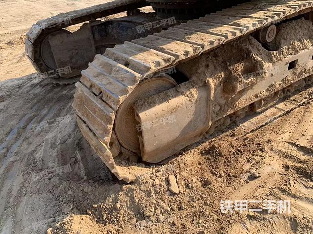 單側(cè)履帶整體（整機(jī)外觀）