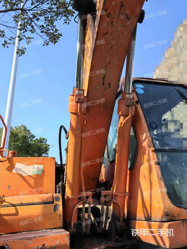 大臂油缸整體?豎拍（工作和回轉(zhuǎn)裝置）