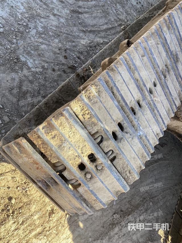 單側(cè)履帶整體（整機(jī)外觀）