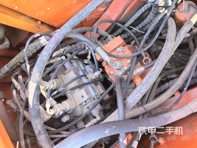 回轉(zhuǎn)馬達(dá)（上車部件）