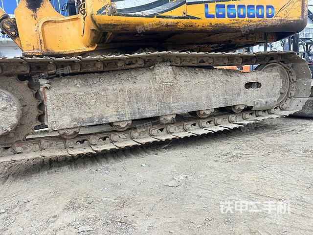 单侧履带整体（整机外观）