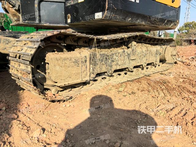 左侧履带整体 （行走机构）