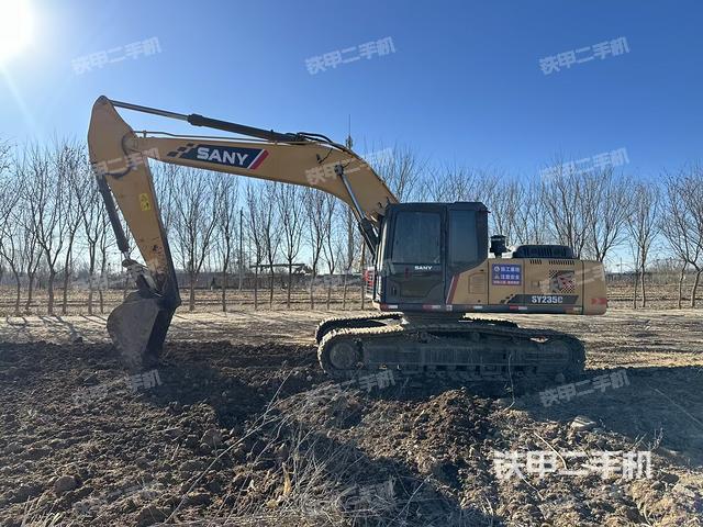 三一重工SY235C挖掘機(jī)