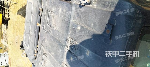 駕駛室頂部（整機外觀）