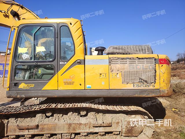 驾驶室整体（整机外观）