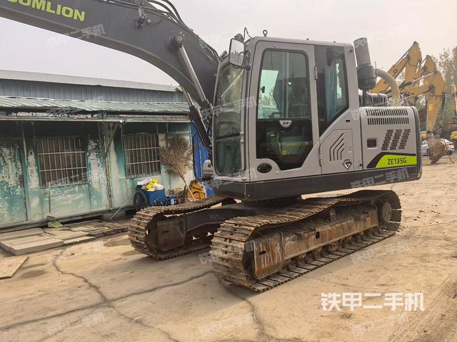 駕駛室整體（整機(jī)外觀）