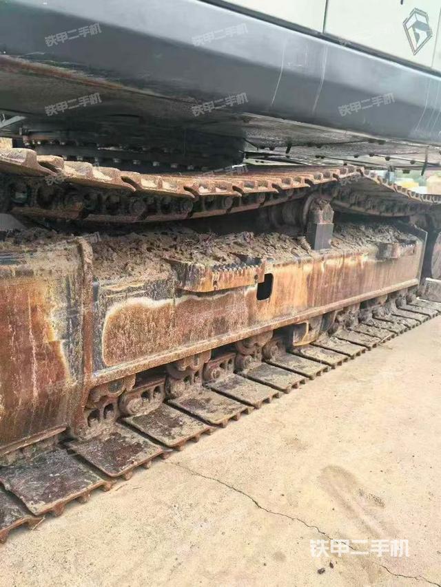 單側(cè)履帶整體（整機(jī)外觀）