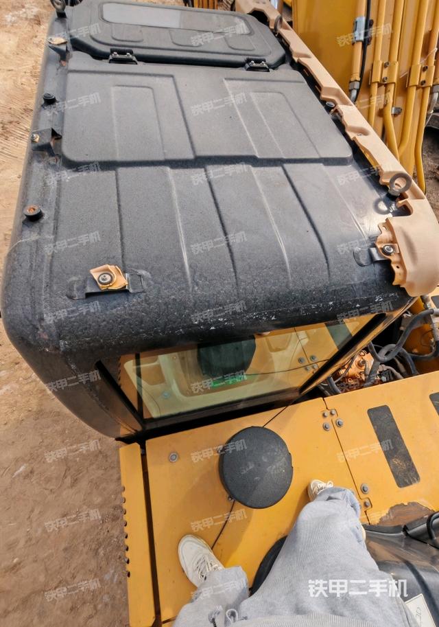 駕駛室頂部（整機(jī)外觀）