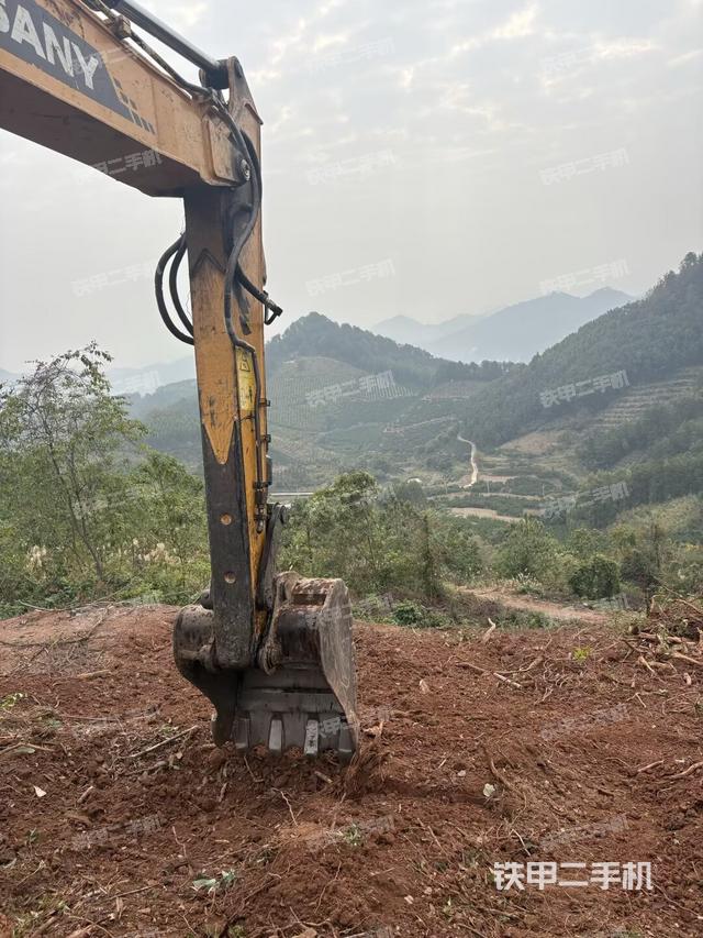 铲斗右后整体（工作和回转装置）