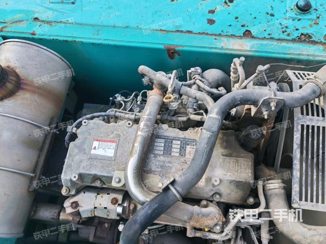 發(fā)動(dòng)機(jī)室（上車(chē)部件）