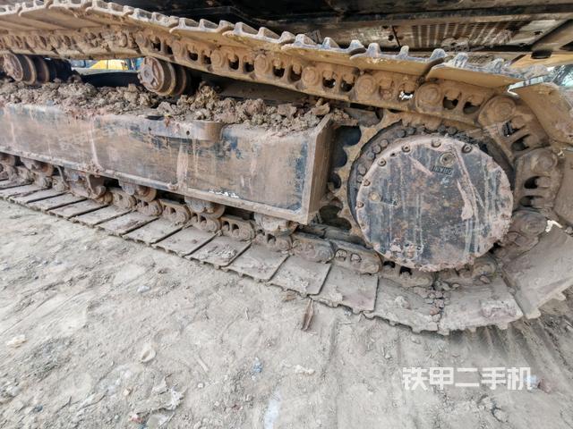 單側(cè)履帶整體（整機(jī)外觀）