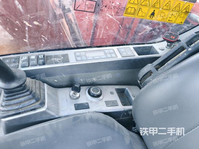 驾驶室整体（整机外观）