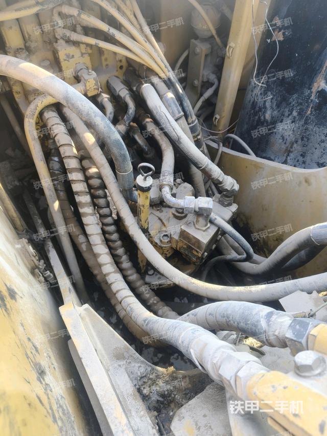 回轉(zhuǎn)馬達（上車部件）