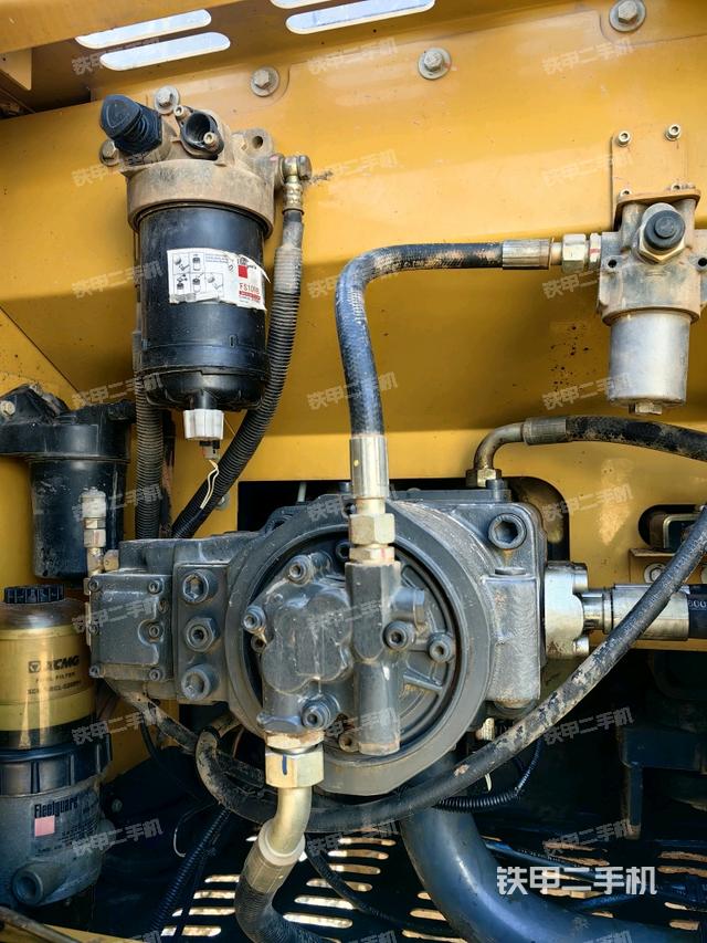 液壓泵斜45?左（大件艙室）