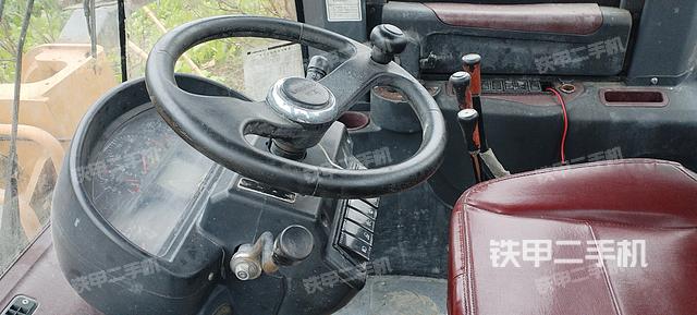 駕駛室工作臺（整機外觀及大件）