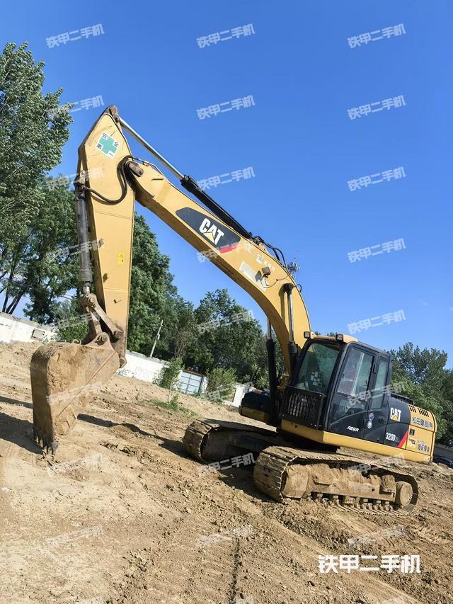 駕駛室頂部（整機外觀）