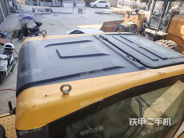 駕駛室頂部（整機(jī)外觀）