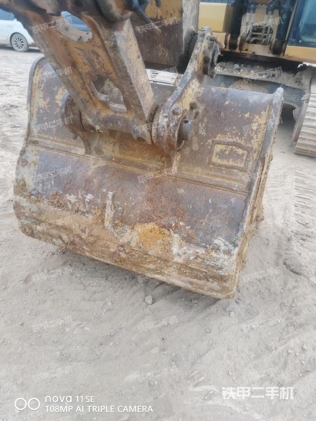 鏟斗右后整體（工作和回轉(zhuǎn)裝置）