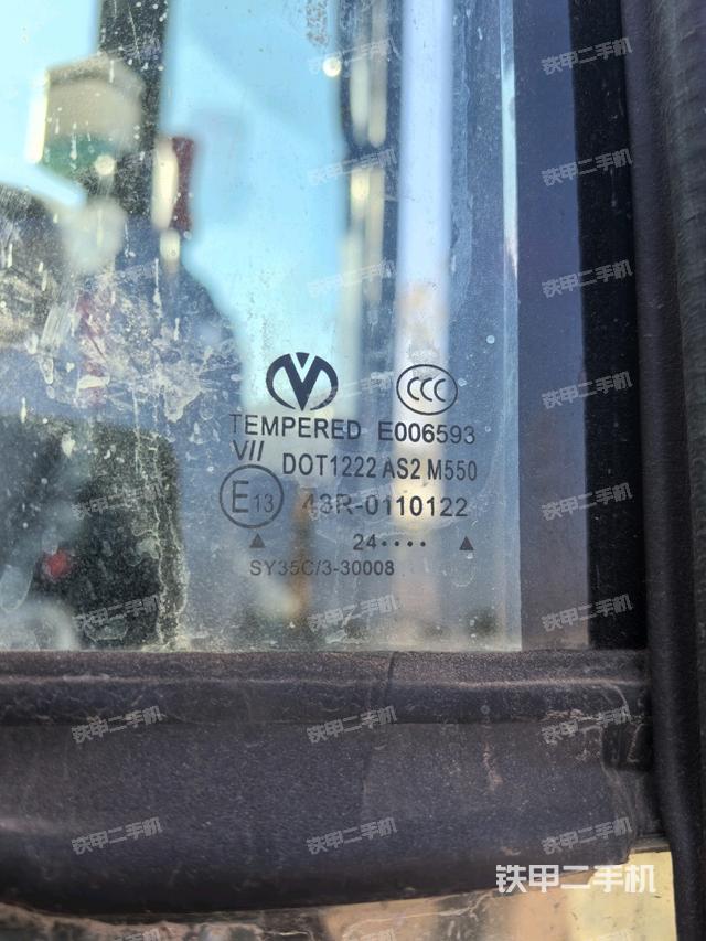 后窗玻璃角标（驾驶室部分）