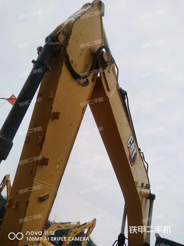 大臂油缸整體?豎拍（工作和回轉(zhuǎn)裝置）