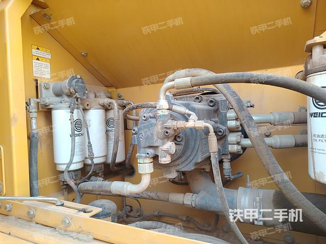 液壓泵艙室正面整體（整機(jī)外觀）