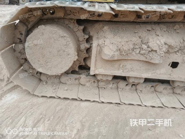 右驅(qū)動輪（行走機(jī)構(gòu)）